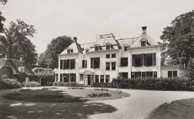 130548 Gezicht op het gebouw van de Stichting Kerk en Wereld / Academie De Horst (Hoofdstraat 211) te Driebergen-Rijsenburg.